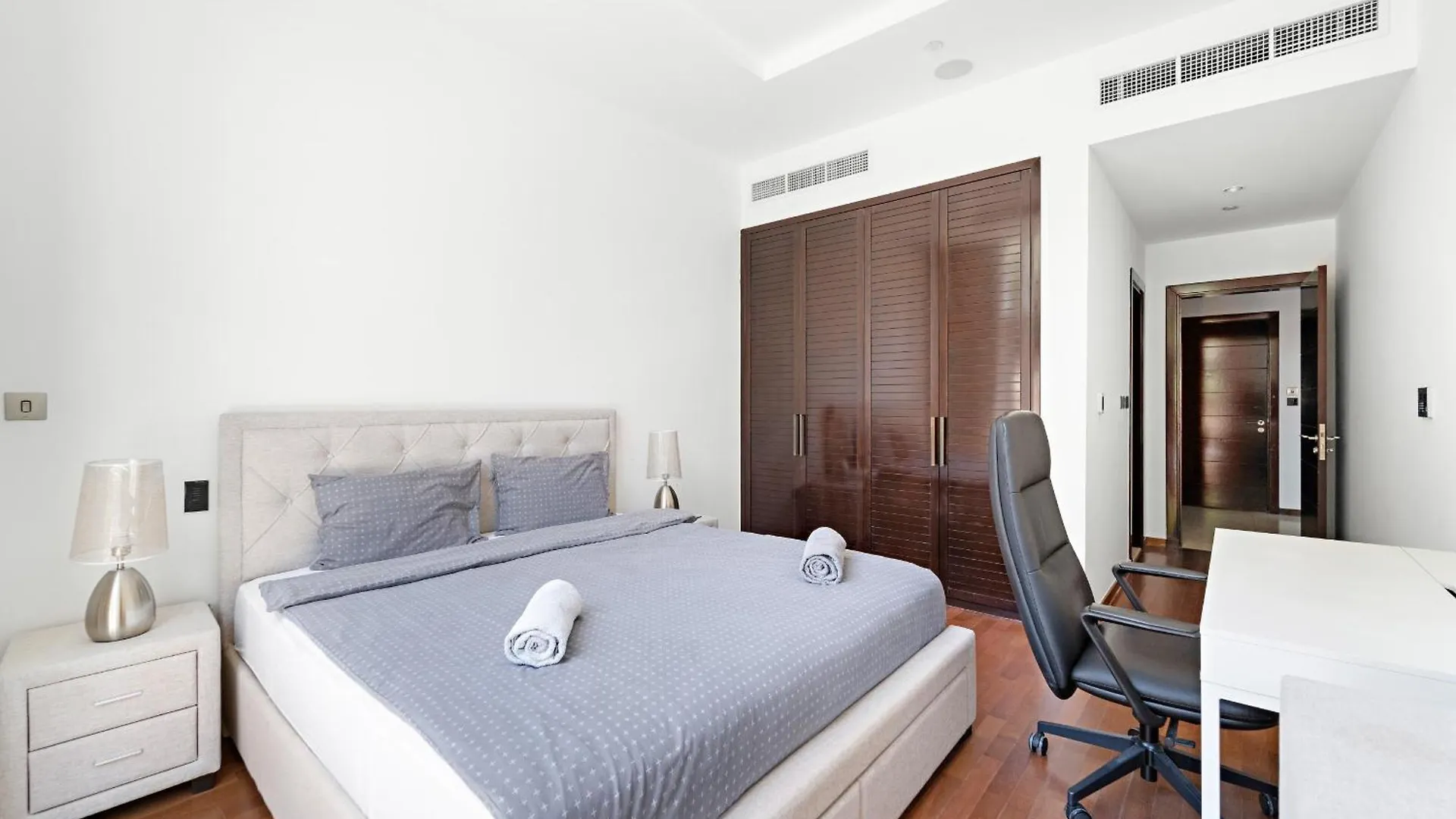 Lägenhet Vayk - Spacious 2Br With Beach Access & Private Gym On Palm Jumeirah Dubai